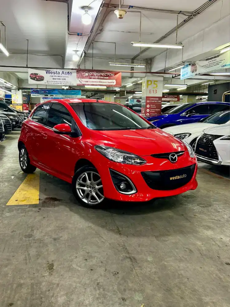 Low KM Mazda 2 R 1.5 AT 2014 nik 2013 terawat