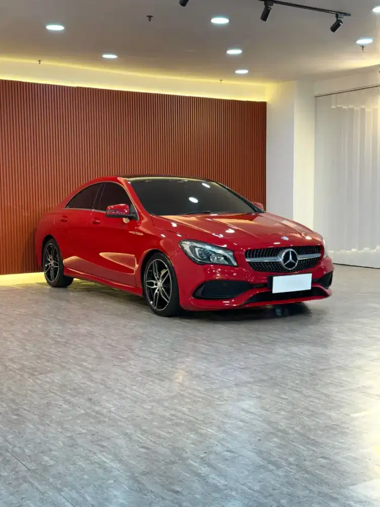 Mercedes Benz CLA200 AMG Panoramic 1.6 AT Tahun 2017