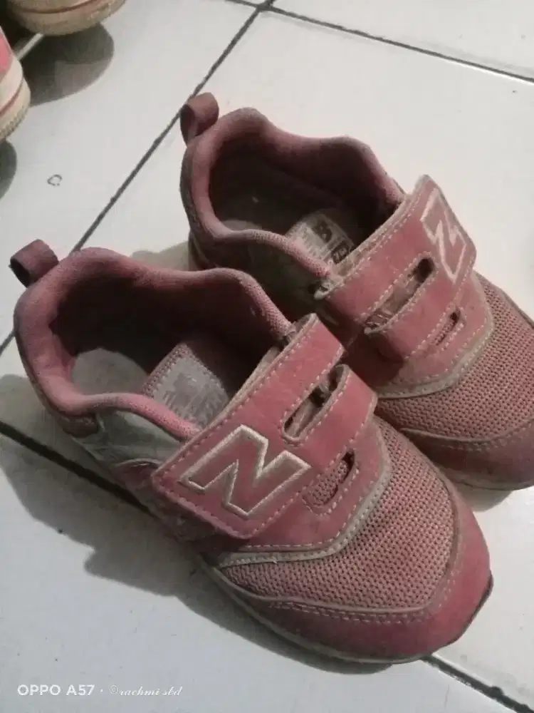 Sepatu anak cewek