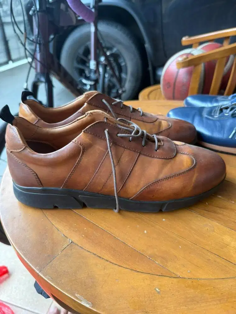 Sepatu sneakers keren mario minardi second