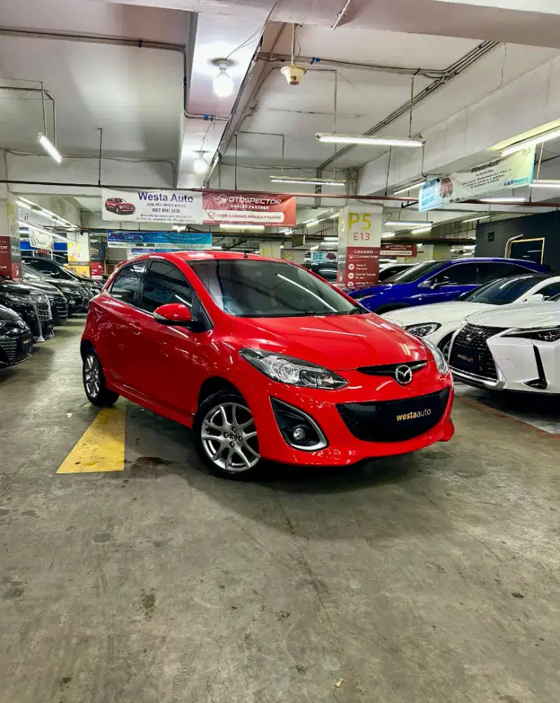 Low KM Mazda 2 R 1.5 AT 2014 nik 2013 terawat
