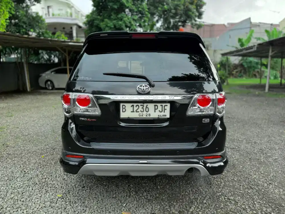TOYOTA FORTUNER G TRD BENSIN AT 2013 PRIBADI