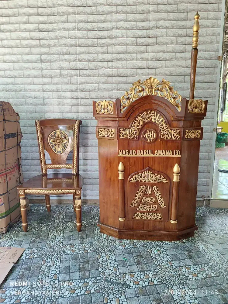 Mimbar masjid plus kursi