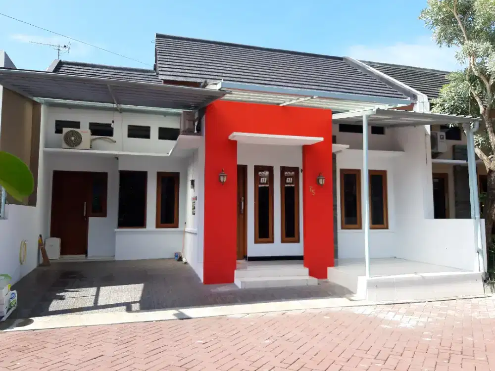 DI JUAL RUMAH DI DALAM KOMPLEK PERUMAHAN CLUSTER