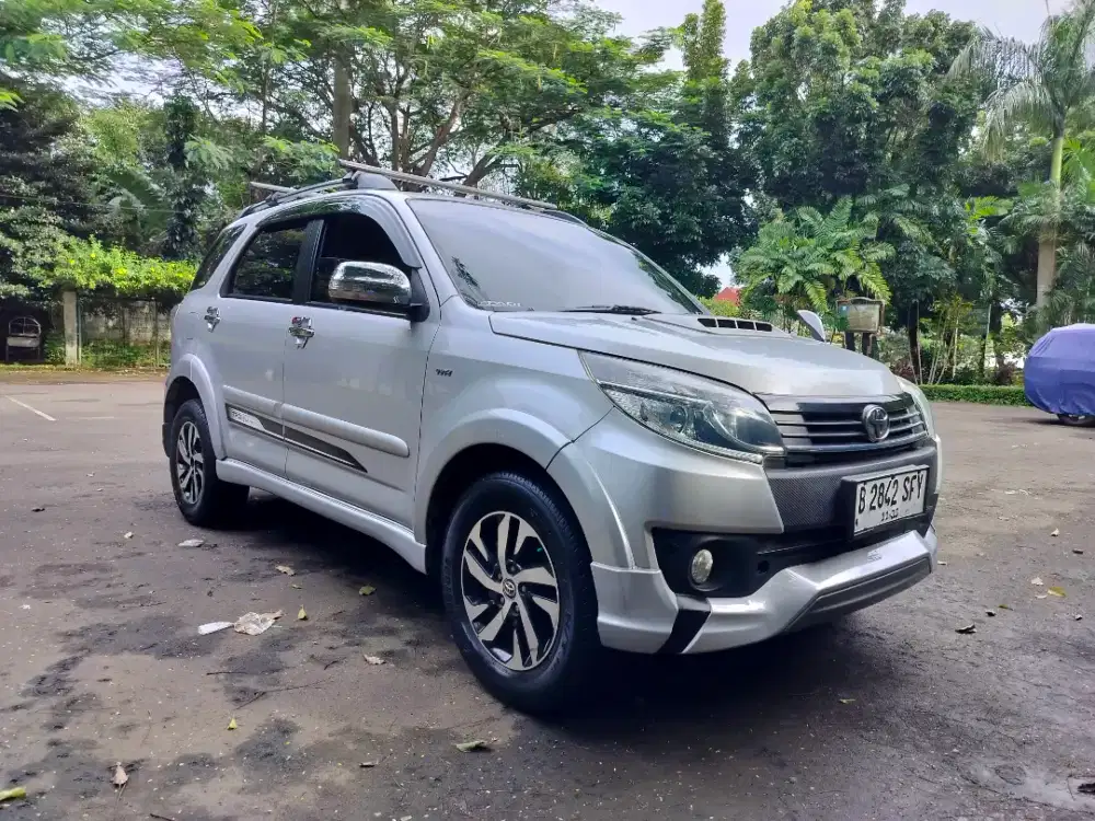 Toyota rush TRD Sportivo a/t 2015 akhir jarang pake