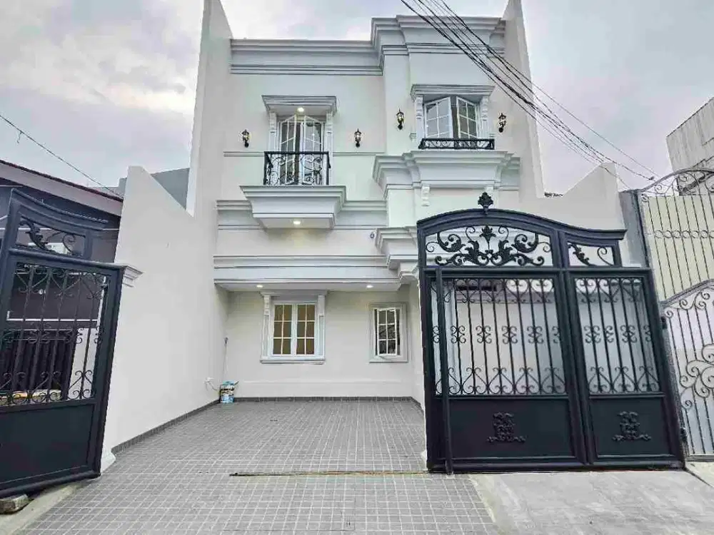 RUMAH MEWAH AMERICAN CLASSIC SIAP HUNI JOGLO JAKARTA BARAT