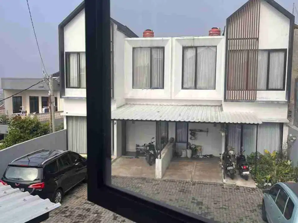 Disewakan Town House baru dengan design Scandinvian Modern yang nyaman dan fungsional, dengan pemandangan city view berlokasi dikawasan strategis Kota Bandung, Jalan Pasanggrahan