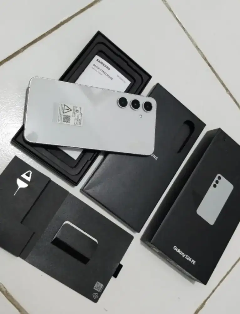 Samsung S24 Fe 8/256 5G.Resmi sein fullset Masih Garansi