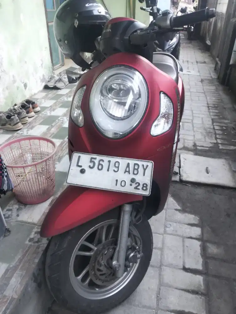 Scoopy 2023 merah