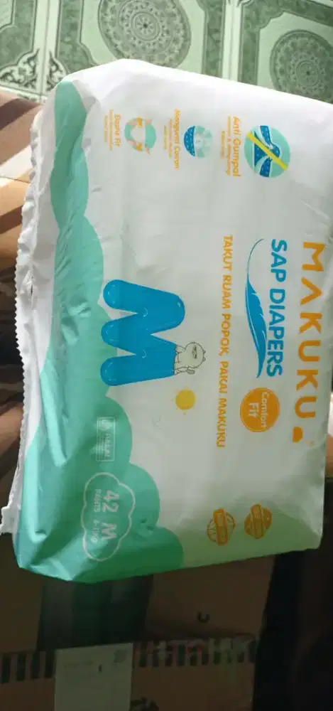 Pampers MAKUKU Size M isi 42