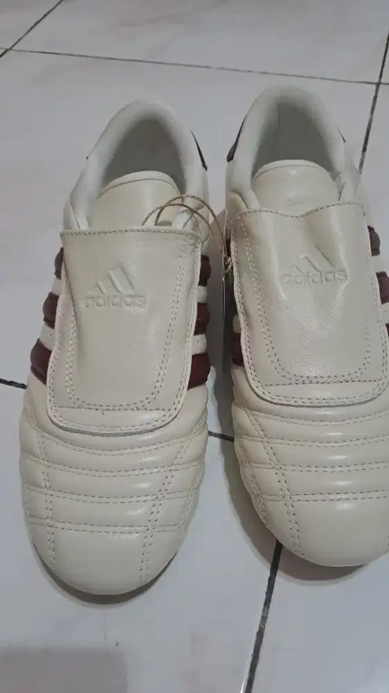 Sepatu adidas asli cewek