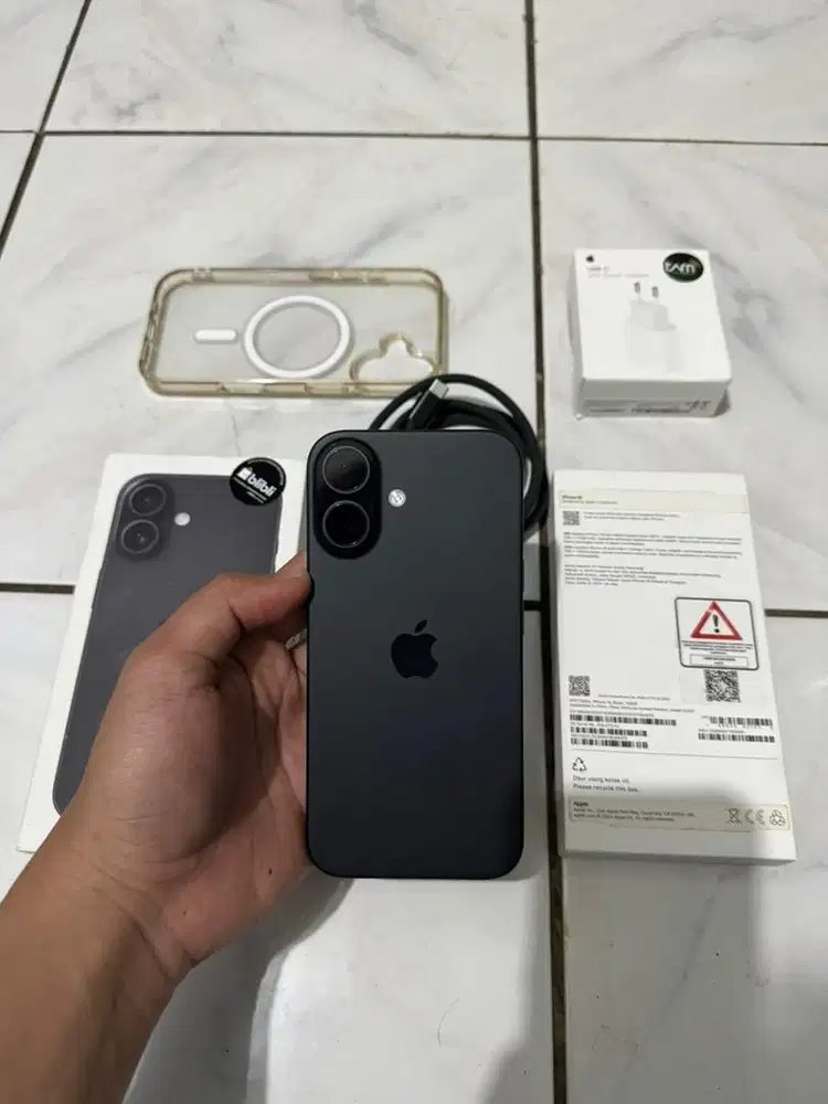 Iphone 16 128gb black blibli resmi indonesia garansi on