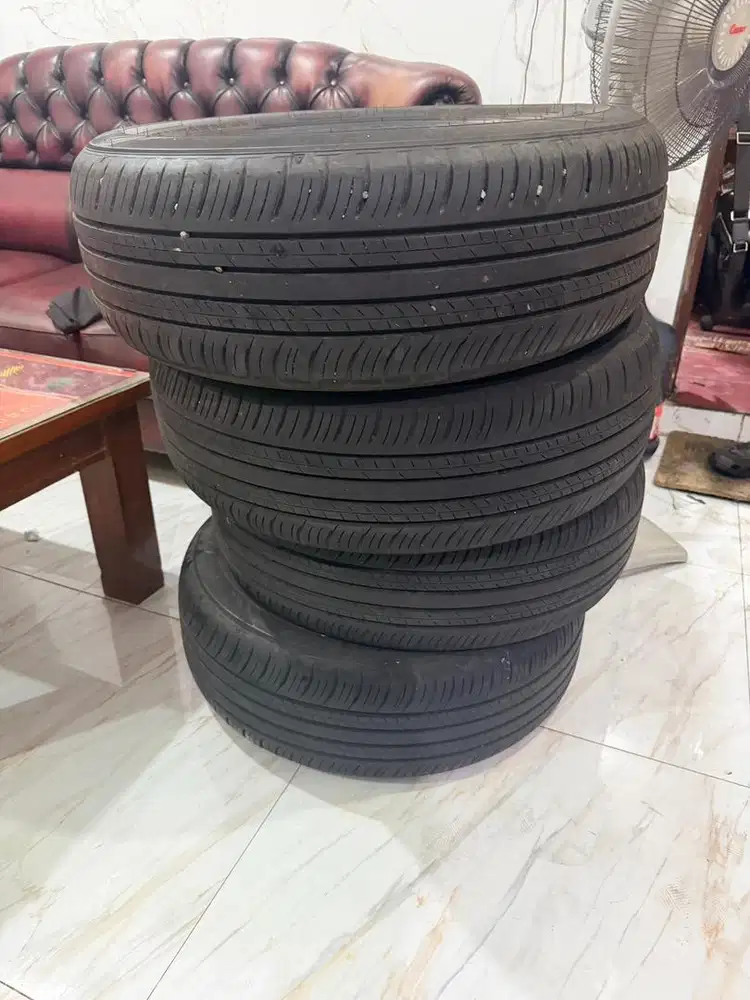 ban 215/60 ring 17 dunlop enasave ec 300+ produksi 2024