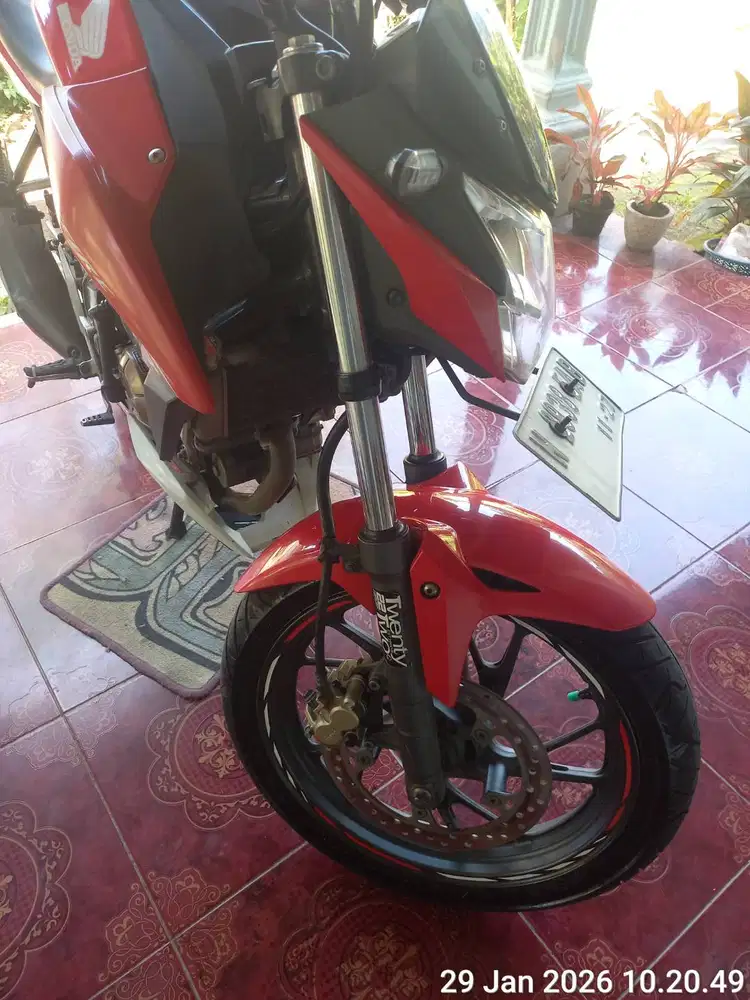 Dijual motor honda cb150r