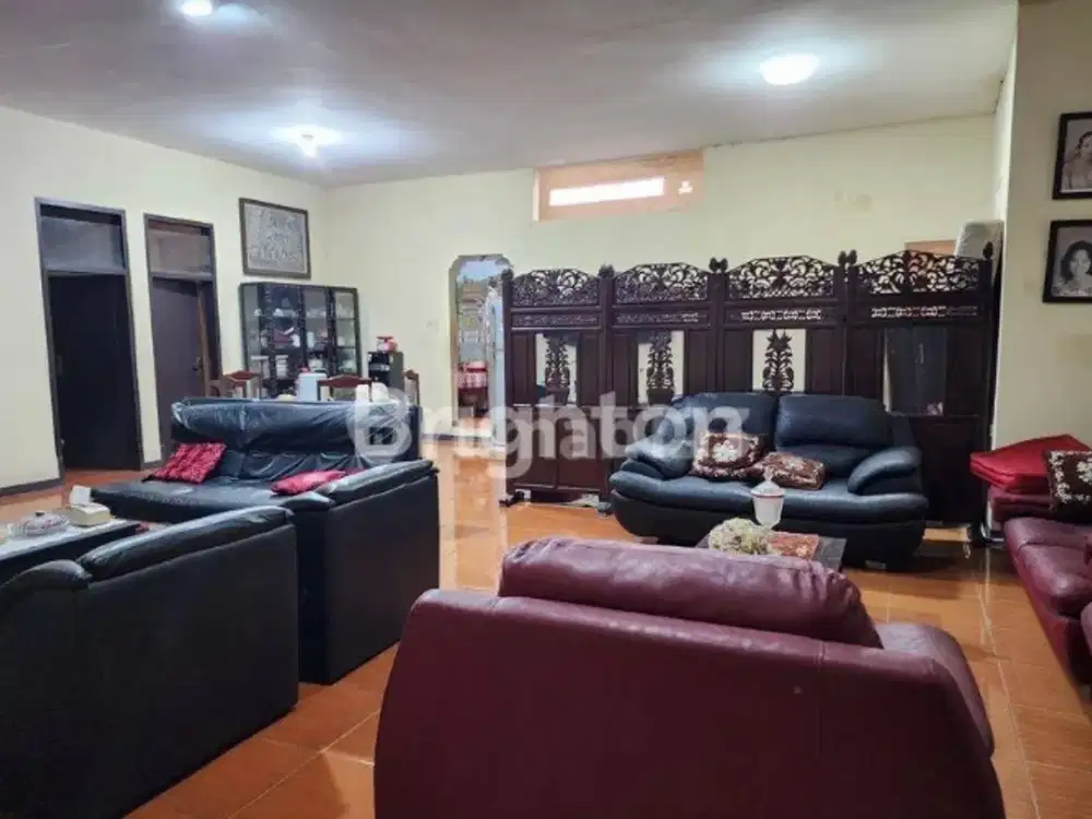 Dijual Rumah Cocok Untuk Usaha Lantai di Ciateul Luas Murah Strategis