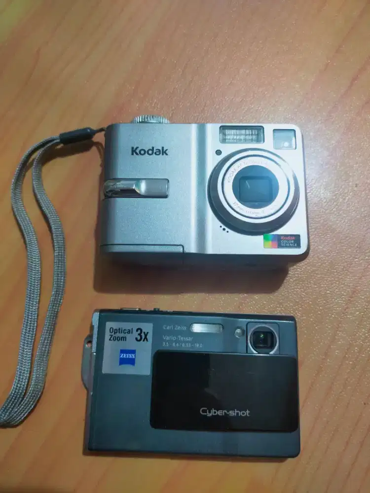 diJual dua camera