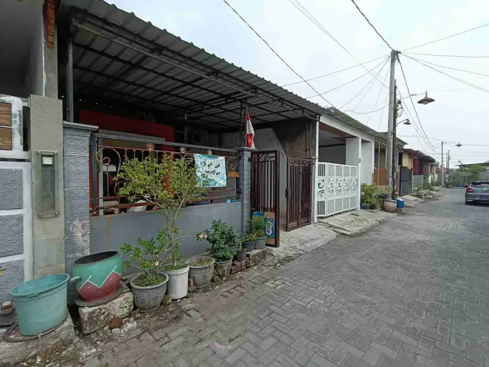 DIJUAL RUMAH 

PERUM GRIYA ASRI MENGANTI BLOK A NO 17
KEL. : HULAAN
KEC  : MENGANTI
KAB  : GRESIK