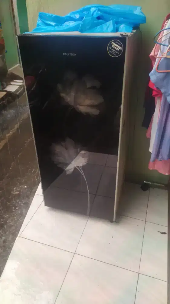 Kulkas merk POLYTRON