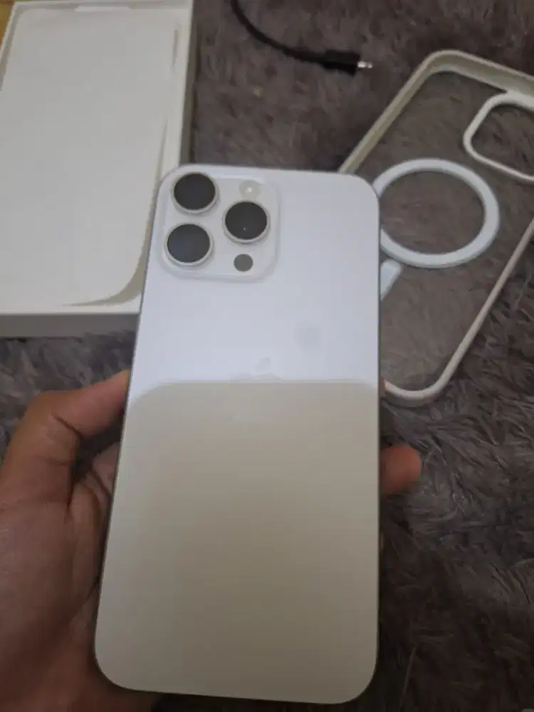 Iphone 16 Pro Max, white titanium