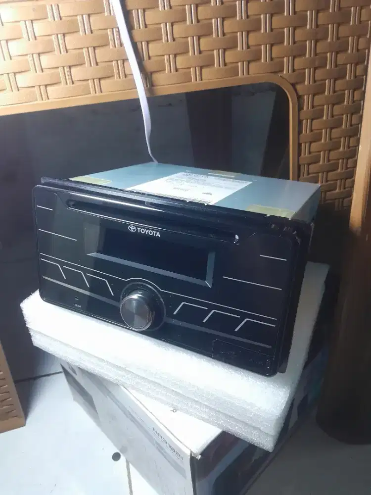 Jual head unit toyota agya original masih mulus