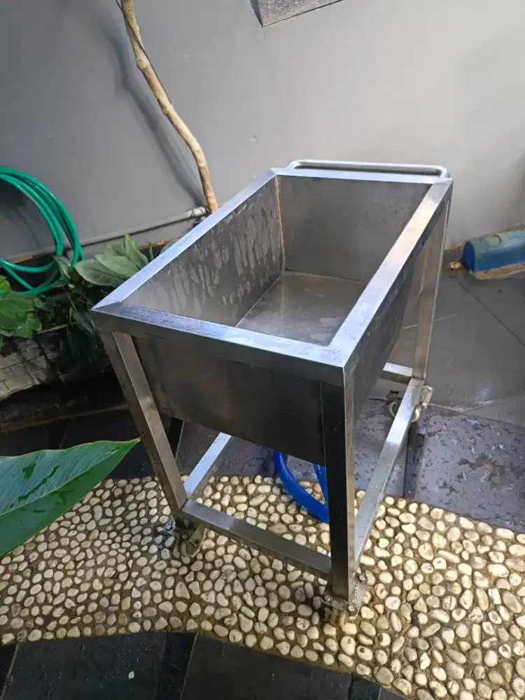 Troli piring kotor / tempat cuci piring stainless