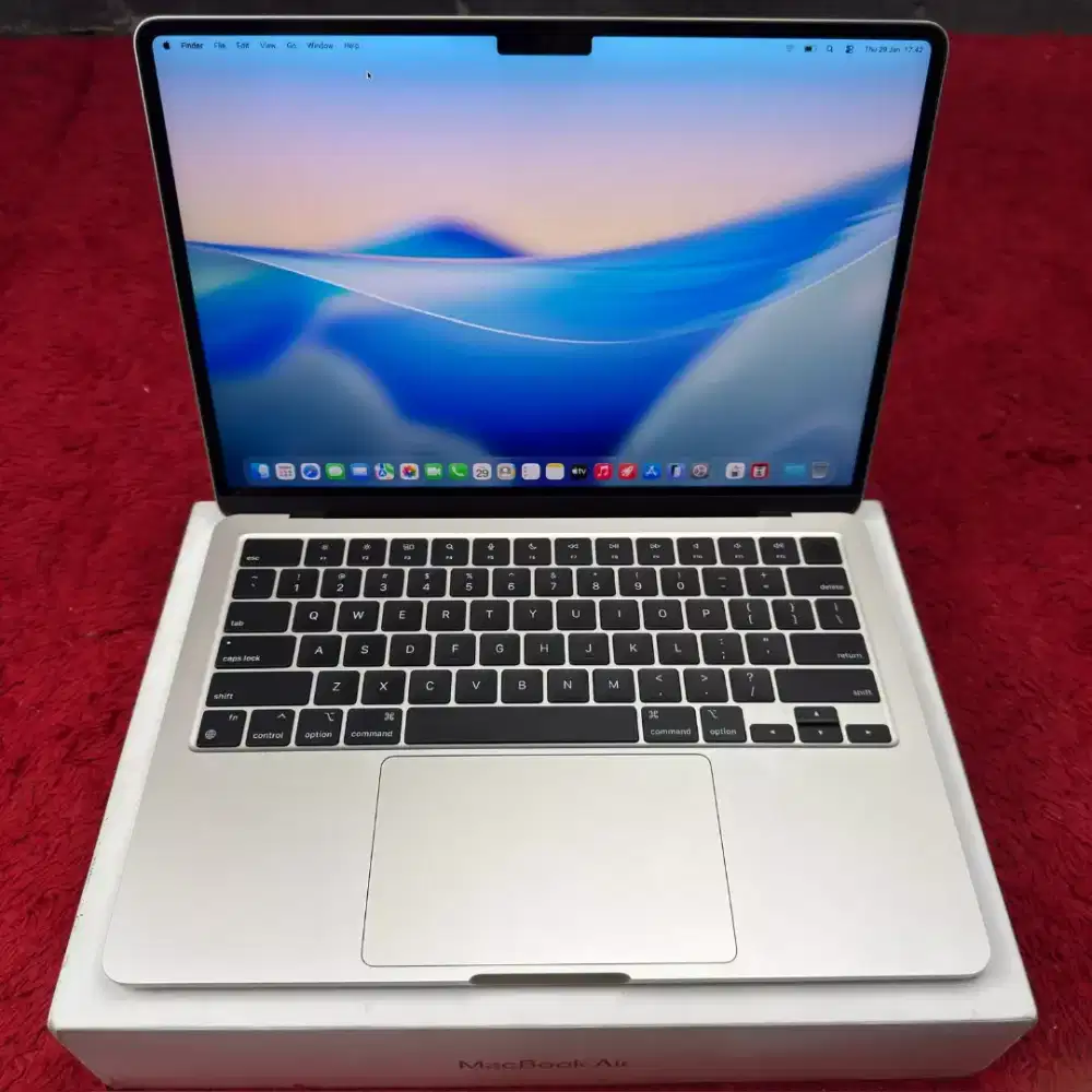 Macbook air m2 2022 ram 16gb ssd 256gb fullset mulus ex ibox bisa cod
