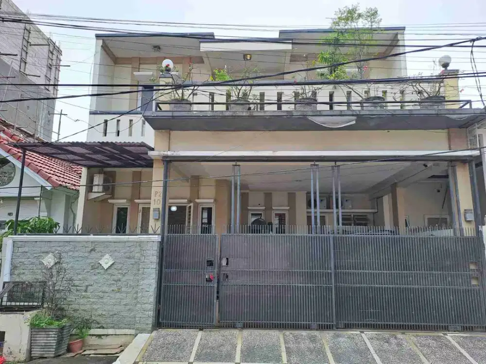 rumah megah di taman galaxy
