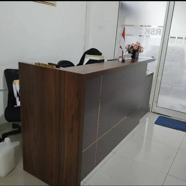 Meja Receptionist INFORMA