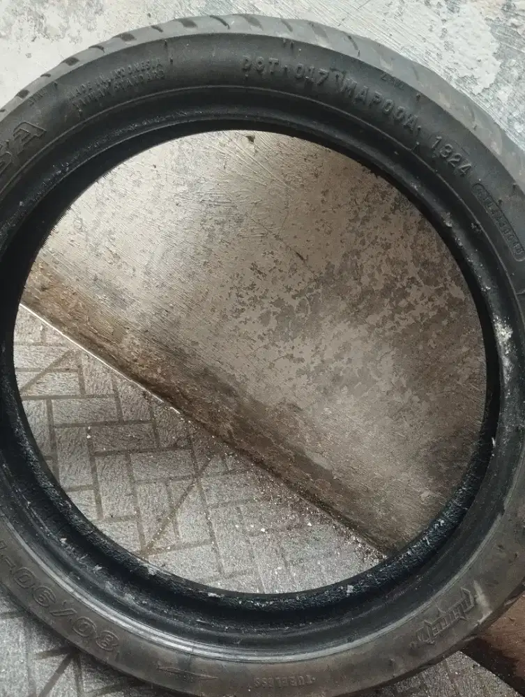 JUAL,Ban bekas , TUBELESS,80/90R 14 , Pressa Utk MOTOR,THN 2024