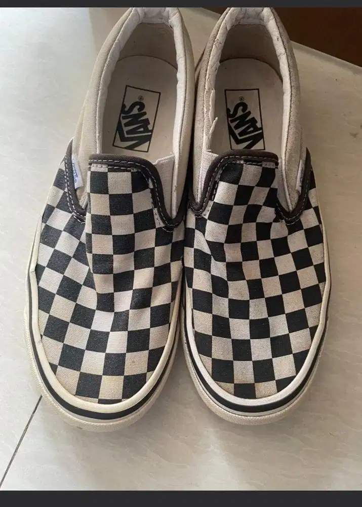 vans slip on checkerboard 37