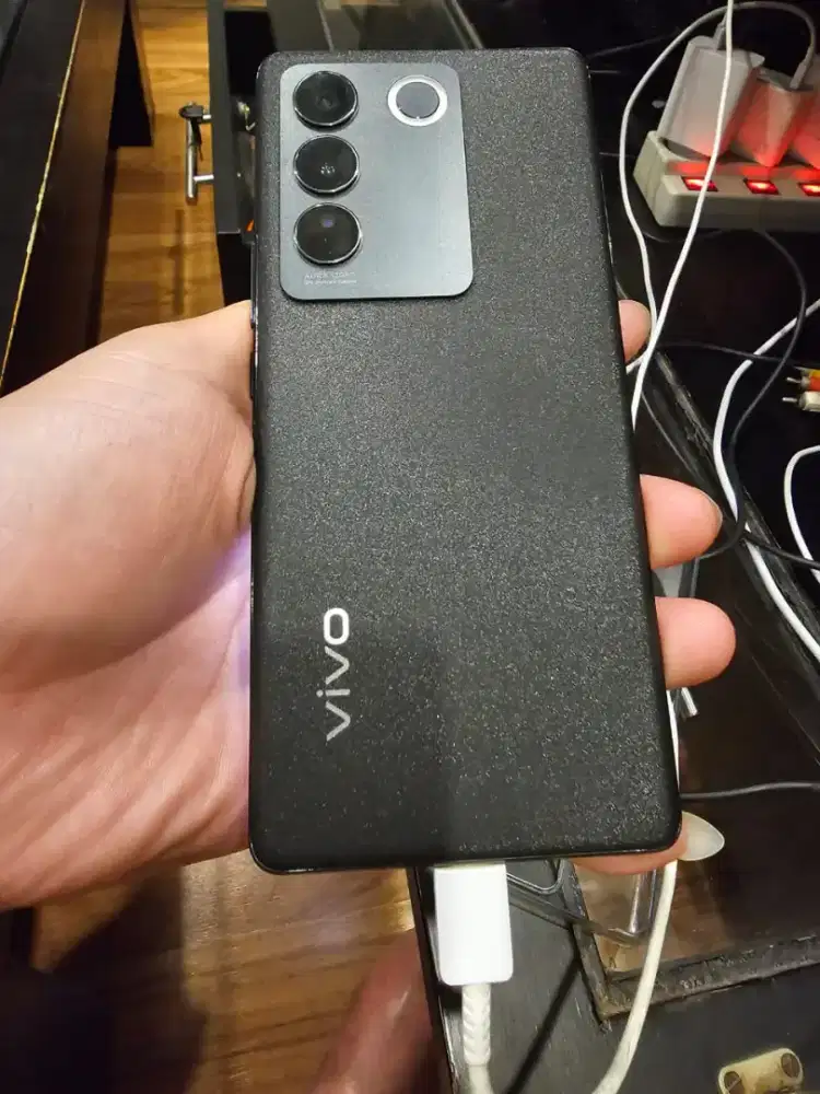 Vivo v27 ram 8/256