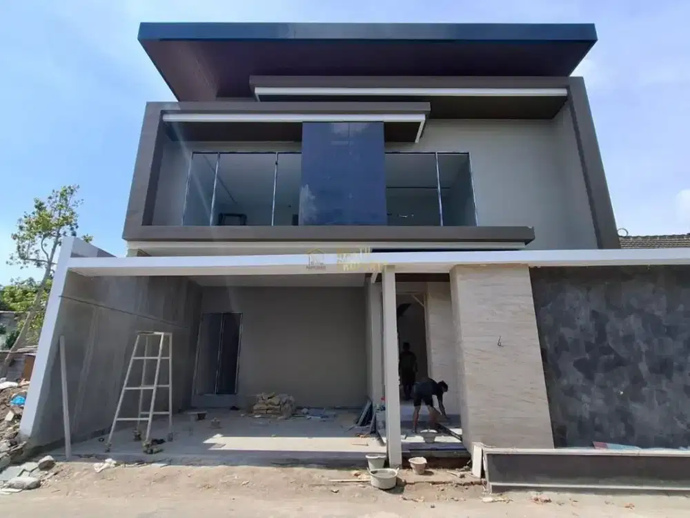 RUMAH BARU, 2 LANTAI DEKAT BANDARA ADI SUCIPTO YOGYAKARTA