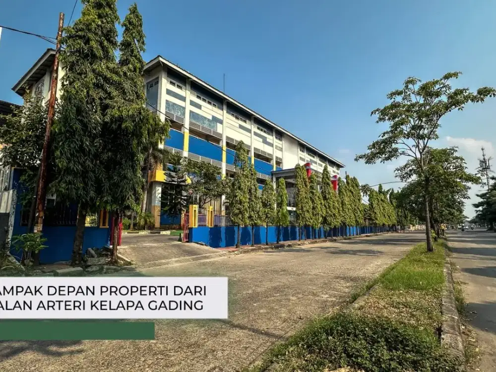 DIBAWAH NJOP Gedung sekolah Internasional masih beroperasi di Jalan Arteri Kelapa Gading Jakarta Utara