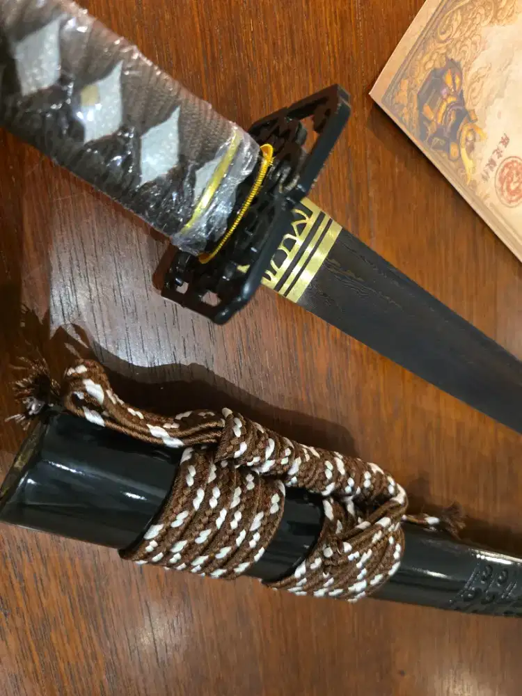 Kerajinan pedang jepang samurai katana shagoku maru red black damascus