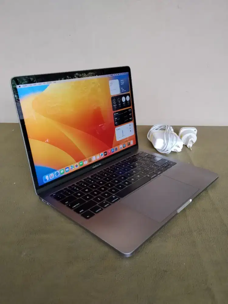 MacBook Pro 2017 8/256 Warna Space Grey