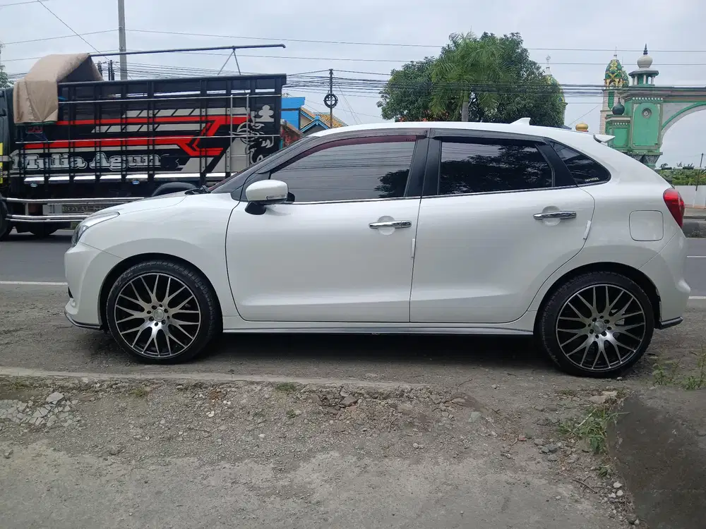 Suzuki Baleno 2018 Bensin