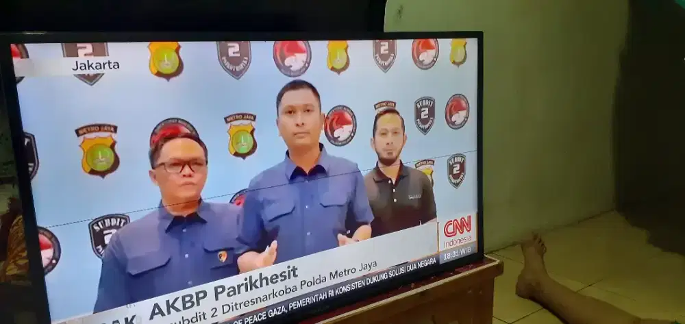 LED SHARP 40 in DIGITAL garis satu