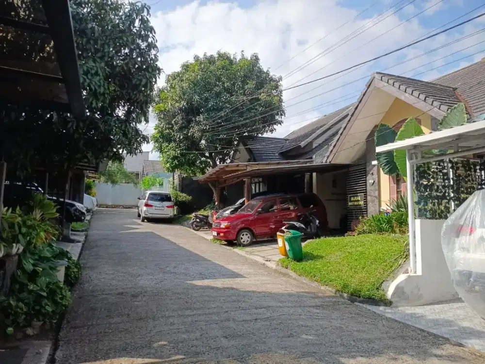 rumah dalam cluster di sariwangi. bagus banget