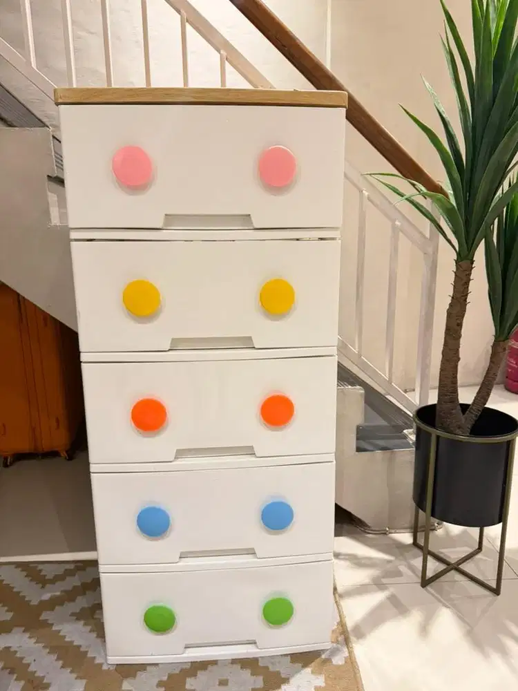 Lemari susun plastik