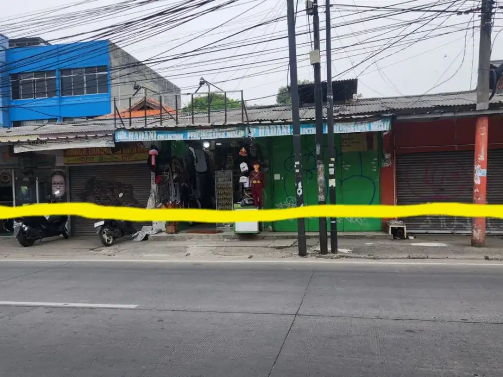 JUAL CEPAT RUMAH LAMA HITUNG PER M DI PETA BARAT DEPAN KOMPLEK PREMIER