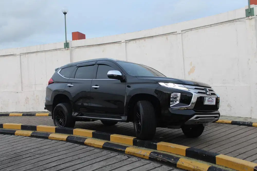 [TDP25JT][LOW ODO] Pajero Sport Dakar 4x2 Matic Black 2023 2024