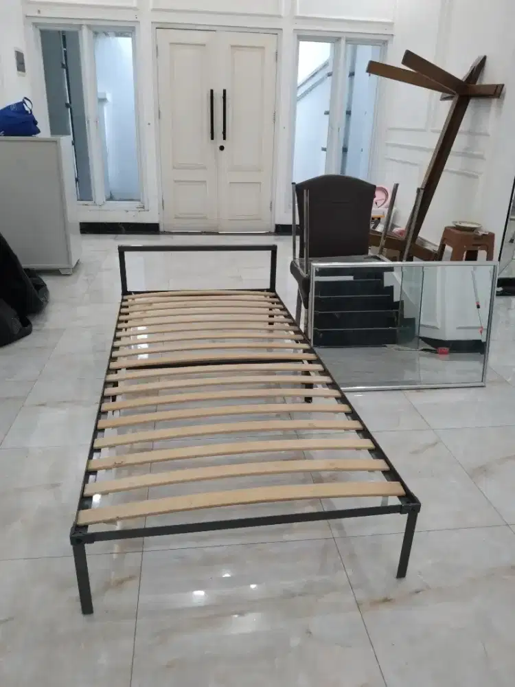 Dipan Baja IKEA Grimsbu | 2pcs Kursi makan | Cermin frame