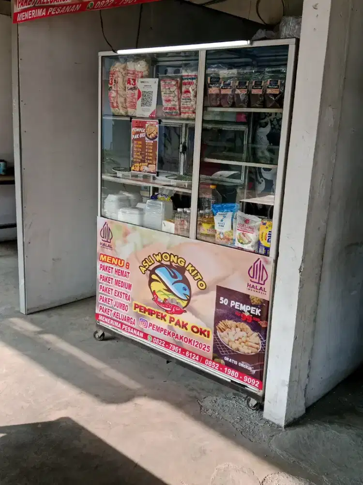 Etalase ukuran 120x120