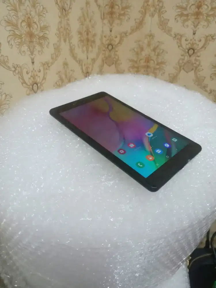 Samsung Tab A 2019 ram 2/32 minus pemakaian saja SM cas aja