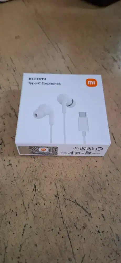 Earphone Xiaomi Tipe-C