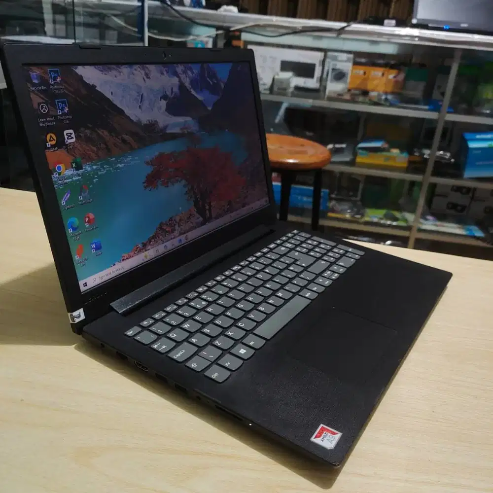 Lenovo Ideapad AMD A9-9425 Ram 8GB/128 SSD Mulus Layar Lebar