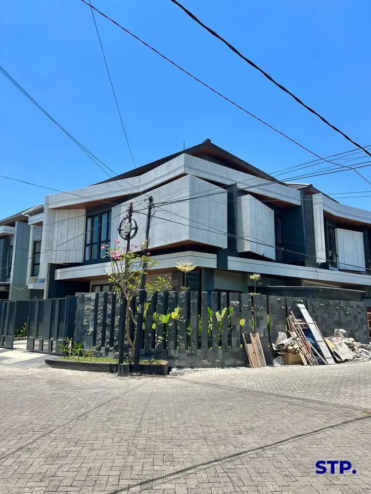 Rumah baru modern minimalis di Manyar Indah Tipe Hoek