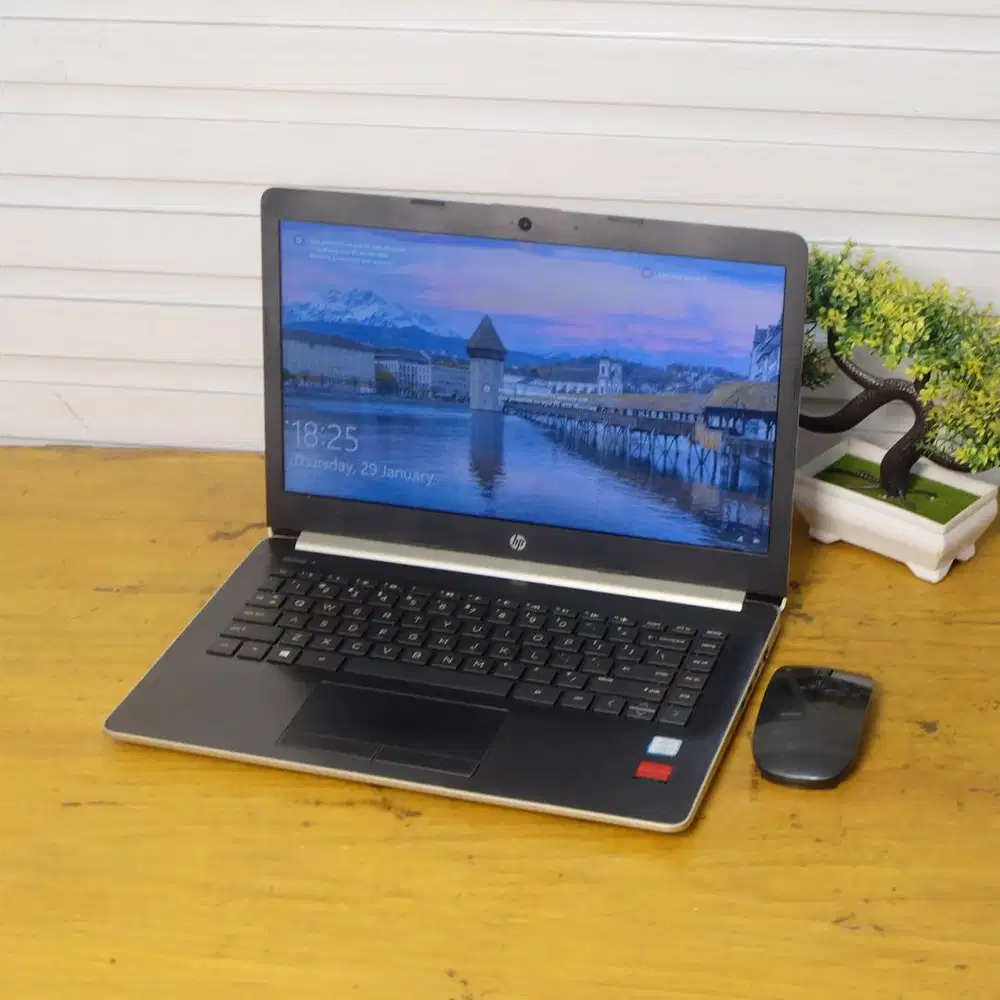 SLIM HP 14 CK Core i3 gen 7 ram 8 sudah SSD