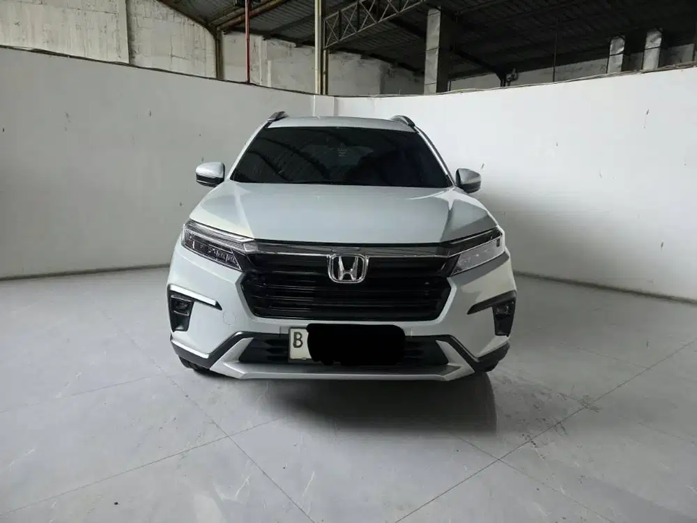 Antik Km 17rban Honda BRV Prestige AT ( Matic ) 2023/2024 Putih Mulus