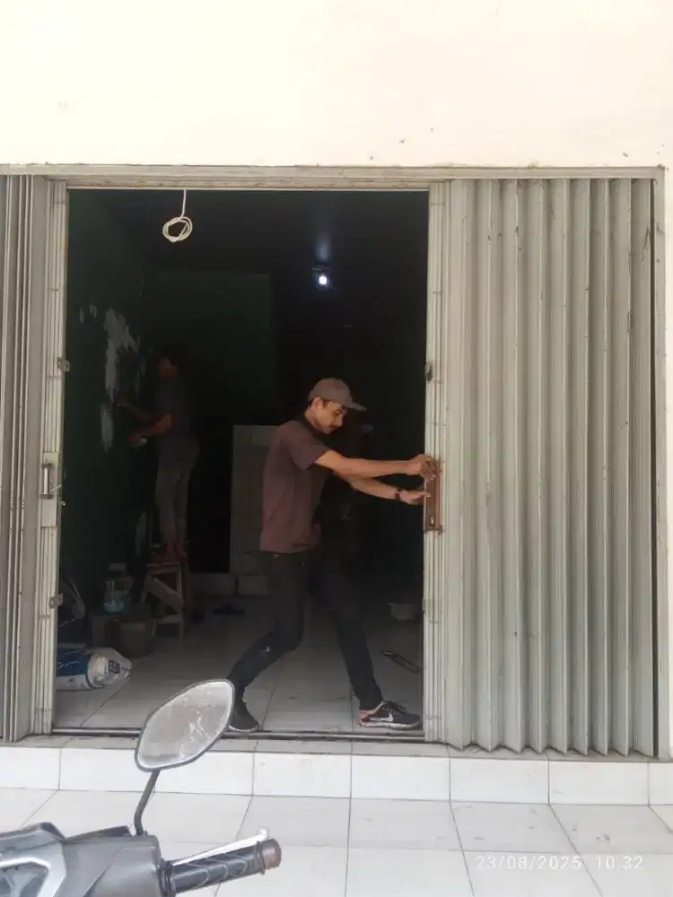 Service/pasang baru rolling door (1) pondok gede Bekasi kota